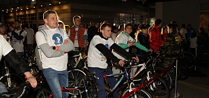 День города стартовал в Ярославле с ночного велопробега