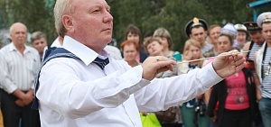 В городском саду играет духовой оркестр…