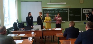 Родители ярославских одиннадцатиклассников потренировались в сдаче ЕГЭ