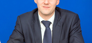 Милые дамы! Поздравляю вас с наступающим праздником!