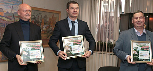 Мэр Ярославля Владимир Волков торжественно погасил марку