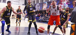 Ярославский «Буревестник» угодил под сахалинское «цунами»