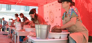 В Ярославле сражались женщины-керамистки