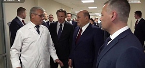 В Ярославле Михаил Мишустин посетил новую детскую поликлинику