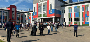 Дмитрий Миронов поздравил педагогический коллектив Вощажниковской школы, учеников и их родителей с Днем знаний