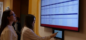 В ярославской школе по решению учеников установили электронный информатор