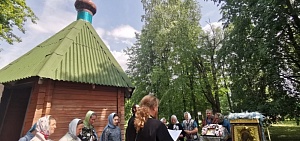 Из 12-дневного путешествия вернулась в свою ярославскую обитель Казанская икона Божией Матери Из 12-дневного путешествия вернулась в свою ярославскую обитель Казанская икона Божией Матери