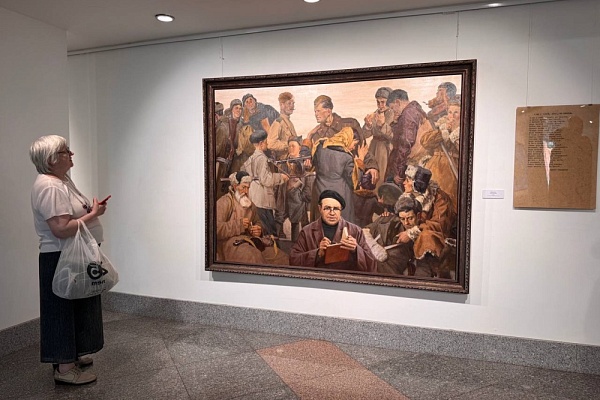 Ярославцам показали картины, посвященные Победе