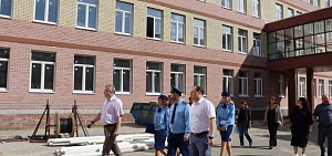 В школе на Московском проспекте Ярославля приступили к отделке чаши бассейна В школе на Московском проспекте Ярославля приступили к отделке чаши бассейна
