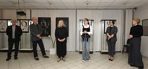 Ярославцы увидели графику, фотографию и ювелирное искусство