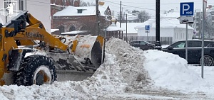 Территорию Ярославля от снега расчищают более 130 машин