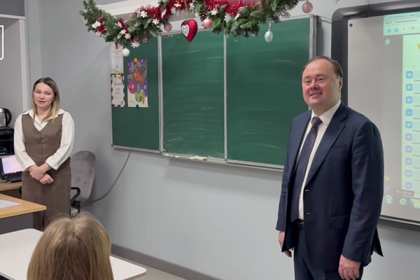 Мэр Ярославля Артем Молчанов побывал в школе №4