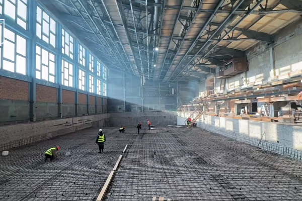 Мэр Ярославля проверил ход реконструкции бассейна «Лазурный»