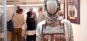 Ярославцы увидели народ в серебряном одеянии