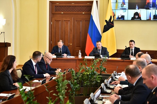 В Ярославской области наградили спасателей и очевидцев, спасших участника Деминского марафона