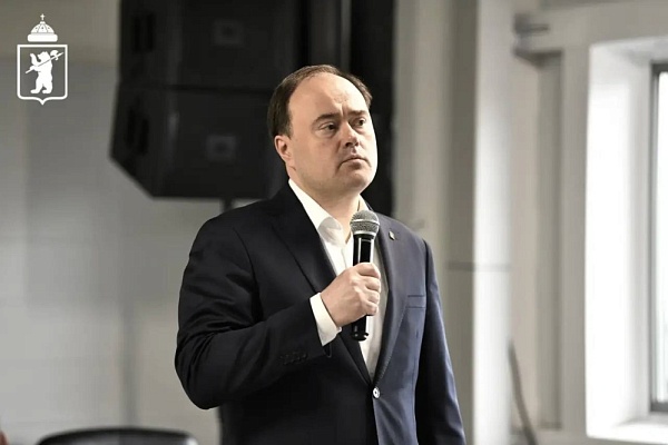 В Ярославле проведут ямочный ремонт на 27 участках дорог — мэр Артем Молчанов на встрече с сотрудниками предприятий