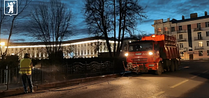 Мэр Ярославля Артем Молчанов проверил ход уборки территории города