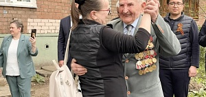 Ярославские ветераны принимают поздравления с Днем Победы от творческих коллективов города