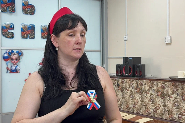 В Ярославле прошли мастер-классы по созданию патриотических брошей ко Дню России